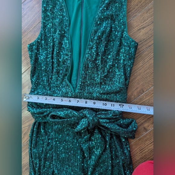 Elegant Green Sequin Dress - Picture 8 of 10